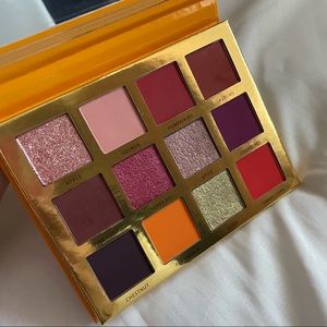 Ace Beaute Falling for you eyeshadow palette